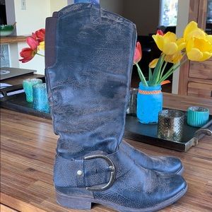 Comfy knee high brown boots.